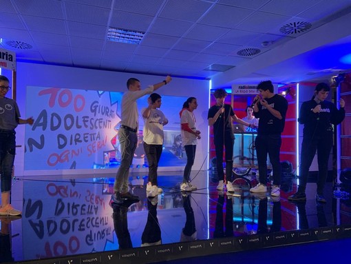 Casa Sanremo Vitality’s, ecco la classifica della prima serata del Festival secondo la Giuria degli Adolescenti istituita da Radioimmaginaria Casa Sanremo Vitality’s, ecco la classifica della prima serata del Festival secondo la Giuria degli Adolescenti istituita da Radioimmaginaria