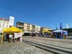 Sanremo: la propaganda elettorale in piazza Colombo è anche una questione di (scomodo) vicinato