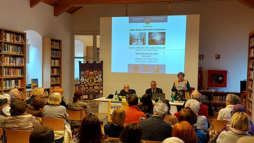 Ventimiglia: 'Dalla Shoah alle pietre d'inciampo', successo di pubblico per la conferenza del prof. Gustavo Ottolenghi (foto)