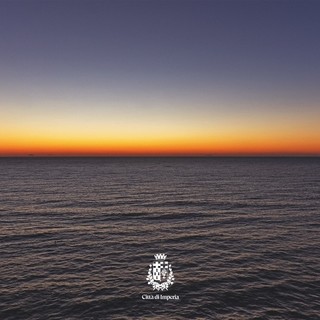 Imperia, Benedusi regala una nuova 'Alba' a medici e infermieri: "C’è sempre il sole dopo ogni più buia notte…"