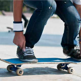 Imperia, una giornata a tutto skateboard in calata Anselmi