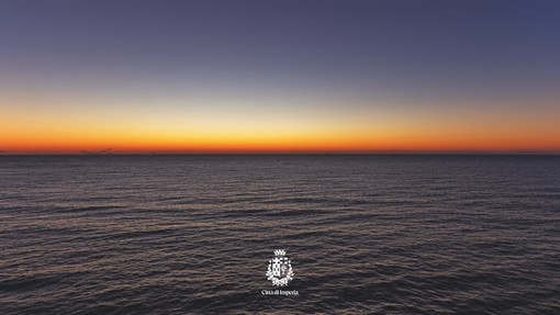 Imperia, Benedusi regala una nuova 'Alba' a medici e infermieri: "C’è sempre il sole dopo ogni più buia notte…" Imperia, Benedusi regala una nuova 'Alba' a medici e infermieri: "C’è sempre il sole dopo ogni più buia notte…"