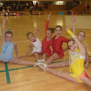 Ginnastica ritmica: lezione aperta delle allieve del Cerchio d'Oro