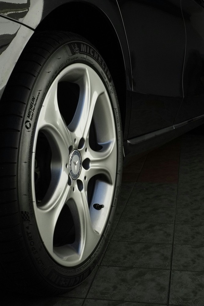 7 errori che stai facendo con i pneumatici auto (e che ti costano caro!)