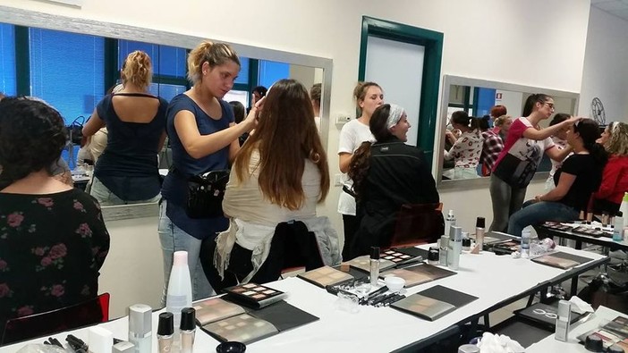 Diventa anche tu titolare di un tuo negozio di parrucchieri: a Novembre iniziano i corsi per l'abilitazione professionale della Gori Hair School Diventa anche tu titolare di un tuo negozio di parrucchieri: a Novembre iniziano i corsi per l'abilitazione professionale della Gori Hair School