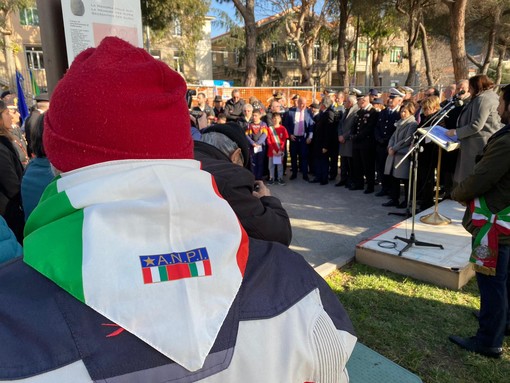 Con Gad Lerner e Moni Ovadia ieri gli alunni del 'Fermi-Polo-Montale' e del 'Ruffini alla 'Giornata della Memoria'