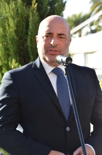 Domani l’Assessore regionale Berrino a Ventimiglia per il convegno sui progetti di mobilità sostenibile del programma Alcotra Domani l’Assessore regionale Berrino a Ventimiglia per il convegno sui progetti di mobilità sostenibile del programma Alcotra