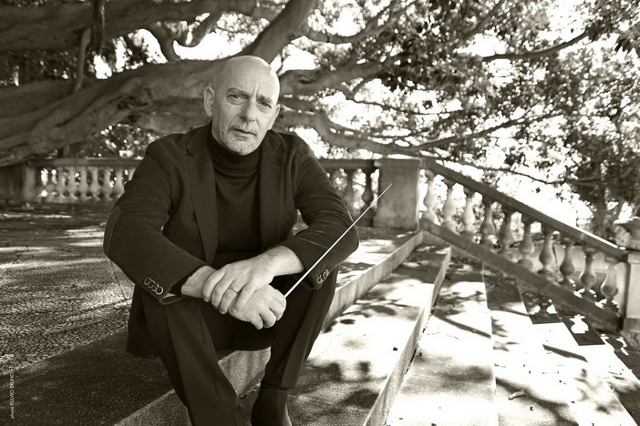 Il M° Giancarlo De Lorenzo al teatro del Casinò di Sanremo Il M° Giancarlo De Lorenzo al teatro del Casinò di Sanremo