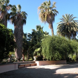 Sanremo: ripuliti dalle scritte i giardini di Villa Ormond