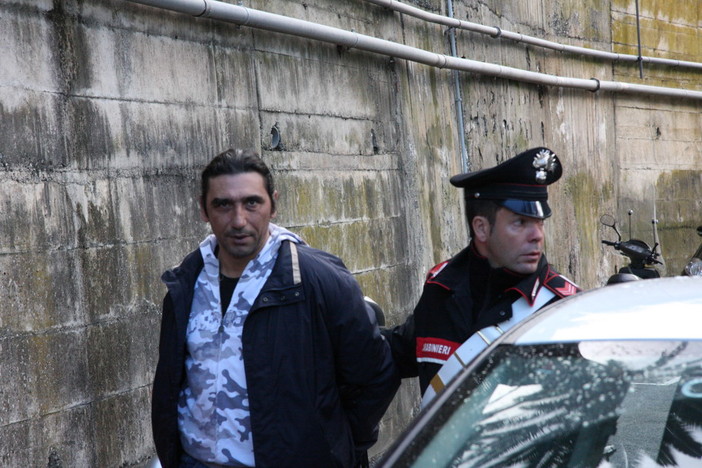 Nelle foto Giorgio Locatelli mentre viene portato in Tribunale.