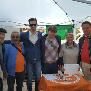 Gd del circolo intemelio e il Circolo Pd Ventimiglia insieme per la raccolta firme e campagna nazionale per il referendum Gd del circolo intemelio e il Circolo Pd Ventimiglia insieme per la raccolta firme e campagna nazionale per il referendum