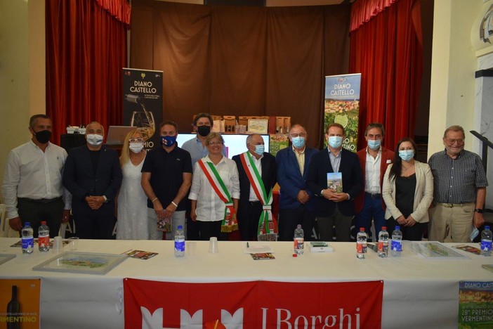 Diano Castello è gemellata con Neive e il 28esimo Premio Vermentino vola in Sardegna