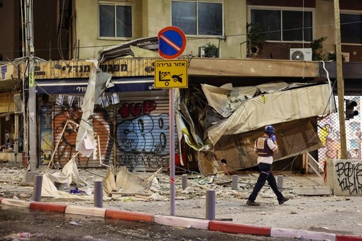 Israele sotto attacco: “E’ un disastro qua. Una guerra” (foto) Israele sotto attacco: “E’ un disastro qua. Una guerra” (foto)