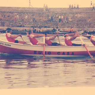 La tradizionale gara dei gozzi di Ineja.