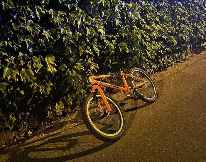 Denunciati due minorenni per rapina: hanno aggredito un coetaneo per rubargli la bicicletta