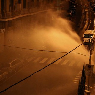 Imperia: si rompe un tubo nella notte in via Romita, intervento dei Vvf e degli operai dell'Amat