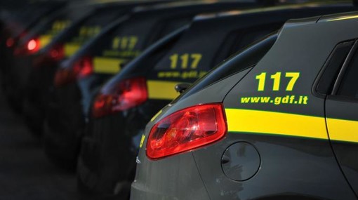 Imperia: la Guardia di Finanza denuncia rappresentante di istituto di vigilanza, per frode sulle pubbliche forniture ai danni di un Comune Imperia: la Guardia di Finanza denuncia rappresentante di istituto di vigilanza, per frode sulle pubbliche forniture ai danni di un Comune