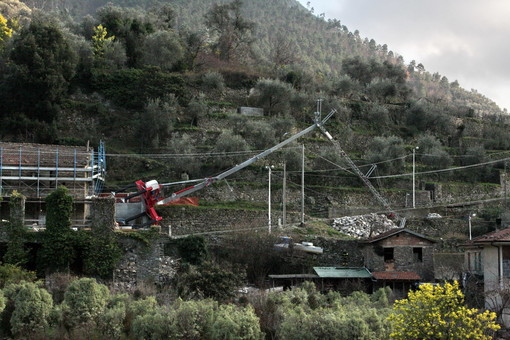 Badalucco: entro un paio di giorni potrebbe essere già rimossa la gru caduta a terra