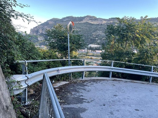 Ventimiglia: ripristinati guardrail in salita Bastioni, Bonadonna "Non sarà l'unico intervento" Ventimiglia: ripristinati guardrail in salita Bastioni, Bonadonna "Non sarà l'unico intervento"