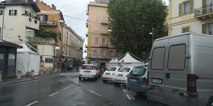 Sanremo: guasto risolto, torna a funzionare l'impianto semaforico sull'incrocio tra via Matteotti e via Feraldi