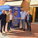 Imperia, interesse e nuovi tesseramenti al gazebo di Futuro Nazionale Imperia, interesse e nuovi tesseramenti al gazebo di Futuro Nazionale
