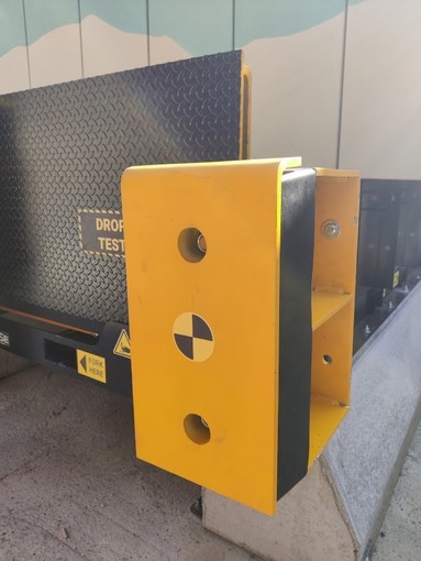 Sicurezza sui luoghi di lavoro: alla Giesse Logistica di Castellinaldo crash test sulle baie di carico e scarico delle merci (Video)