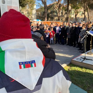 Con Gad Lerner e Moni Ovadia ieri gli alunni del 'Fermi-Polo-Montale' e del 'Ruffini alla 'Giornata della Memoria'