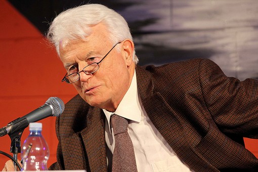 Intervista esclusiva a Giancarlo Caselli: la macchina della giustizia, la mafia in Liguria e una vita dedicata alla magistratura Intervista esclusiva a Giancarlo Caselli: la macchina della giustizia, la mafia in Liguria e una vita dedicata alla magistratura