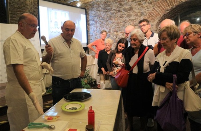 Sanremo Santa Tecla: grande successo per il fotografo Alfredo Moreschi e il maestro gelatiere Alessandro Racca presenti a Genius Loci