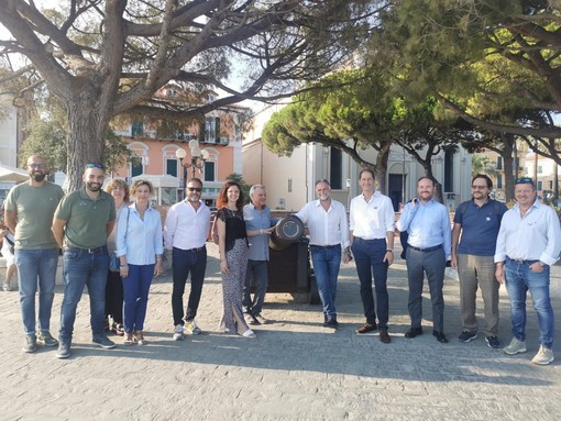 Diano Marina: Cristiano Za Garibaldi e i candidati della lista Vivere Diano incontrano il Ministro Garavaglia