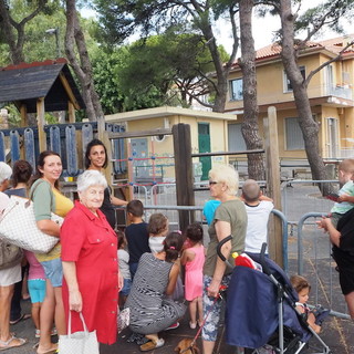 Sanremo: chiusi i giochi per i bimbi, le mamme di Poggio al Comune "Ci sentiamo abbandonate, il sindaco venga a vedere i problemi della frazione"