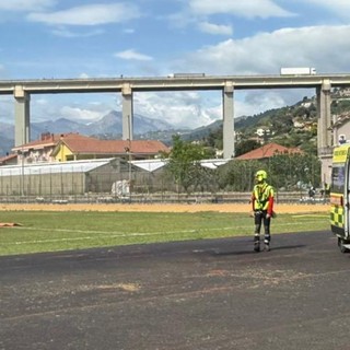 Ventimiglia, cade a scuola e si ferisce: si alza in volo l'elisoccorso (Foto) Ventimiglia, cade a scuola e si ferisce: si alza in volo l'elisoccorso (Foto)
