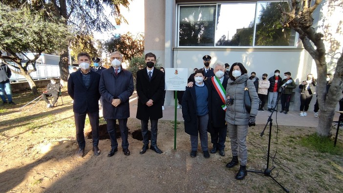 Giorno del Ricordo - A Ventimiglia una targa e un ulivo per omaggiare Giovanni Palatucci Giorno del Ricordo - A Ventimiglia una targa e un ulivo per omaggiare Giovanni Palatucci