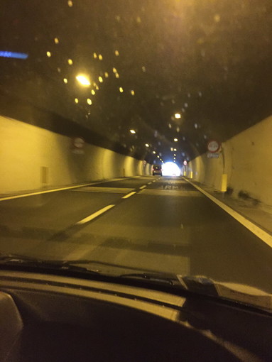 Arma di Taggia: momenti di paura questa sera per un'auto in contromano sull'Aurelia Bis Arma di Taggia: momenti di paura questa sera per un'auto in contromano sull'Aurelia Bis