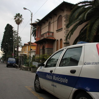 Sanremo: micio intrappolato in un capanno, salvato dalla Municipale