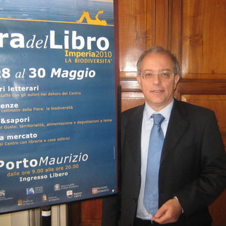 Gianfranco Trapani in occasione di una passata edizione della Fiera del Libro Gianfranco Trapani in occasione di una passata edizione della Fiera del Libro