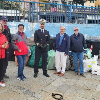 Sanremo, il mare torna al centro: spiagge e Porto Vecchio ripuliti nella Giornata del Mare