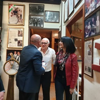 Vallecrosia: circa 300 persone da Erio per l’incontro con Gianni Berrino organizzato da Fabio Perri Vallecrosia: circa 300 persone da Erio per l’incontro con Gianni Berrino organizzato da Fabio Perri