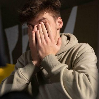 Il Prezzo del Futuro: l’Impatto della Precarietà Economica sulla Salute Mentale di Gen Z e Millennial Il Prezzo del Futuro: l’Impatto della Precarietà Economica sulla Salute Mentale di Gen Z e Millennial