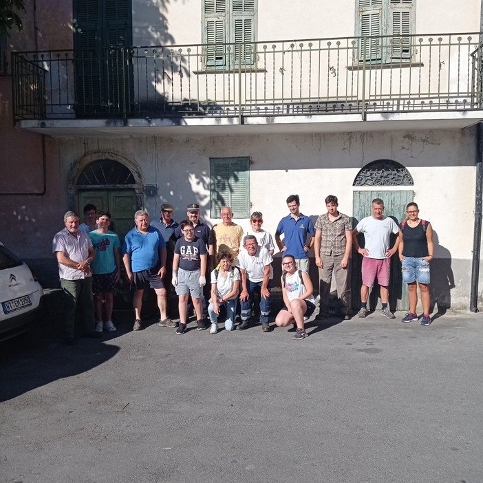 Lucinasco: successo oggi per la giornata ecologica indetta dall'Amministrazione comunale (foto) Lucinasco: successo oggi per la giornata ecologica indetta dall'Amministrazione comunale (foto)