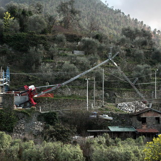 Badalucco: entro un paio di giorni potrebbe essere già rimossa la gru caduta a terra