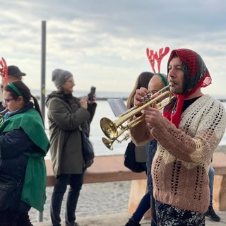 A San Bartolomeo al Mare è sbarcato un esercito di Befane: le iniziative dell'Epifania (foto) A San Bartolomeo al Mare è sbarcato un esercito di Befane: le iniziative dell'Epifania (foto)