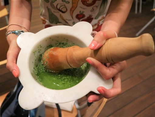 Il pesto genovese conquista la Francia, vice presidente Piana: "Patrimonio gastronomico di inestimabile valore"