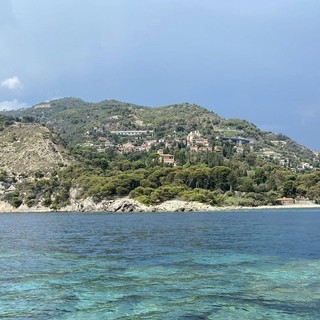 Bellezze della costa e dei fondali, Ventimiglia ospita la mostra fotografica "Sotto Sopra" (Foto) Bellezze della costa e dei fondali, Ventimiglia ospita la mostra fotografica "Sotto Sopra" (Foto)