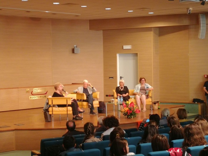 Imperia: il magistrato antimafia Giancarlo Caselli incontra i ragazzi delle scuole sul tema della legalità e beni confiscati alle mafie (Video)