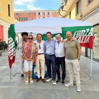 Successo per l'iniziativa di Forza Italia Sanremo in centro