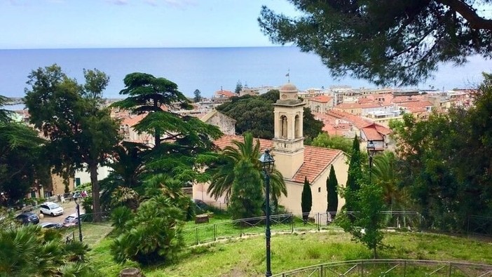 Sanremo: richieste del Comitato Pat per i 'Regina Elena', l'Assessore "Nessuno vuole abbattere i pini"