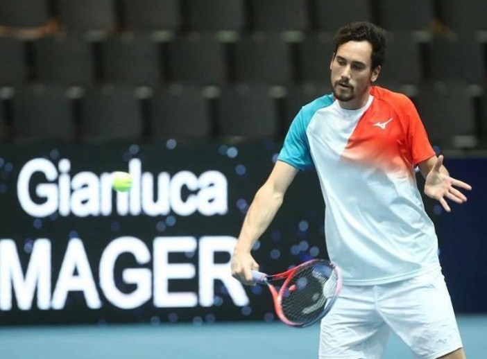Il tennista sanremese Giankuca Mager in azione