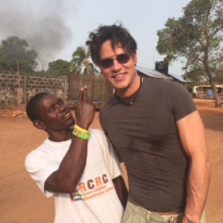 Sanremo: anche Gabriel Garko partecipa al progetto di salute mentale del matuziano Roberto Ravera in Sierra Leone