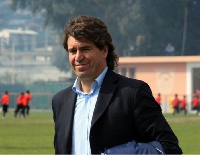 Calcio: Eccellenza, l'ex presidente dell'Argentina Dino Miani vuole l'Imperia, con Riolfo allenatore Calcio: Eccellenza, l'ex presidente dell'Argentina Dino Miani vuole l'Imperia, con Riolfo allenatore